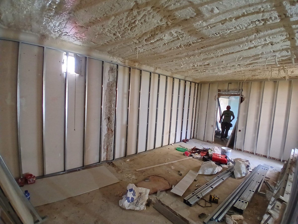 Estructura de pladur y tabiquería en obra
